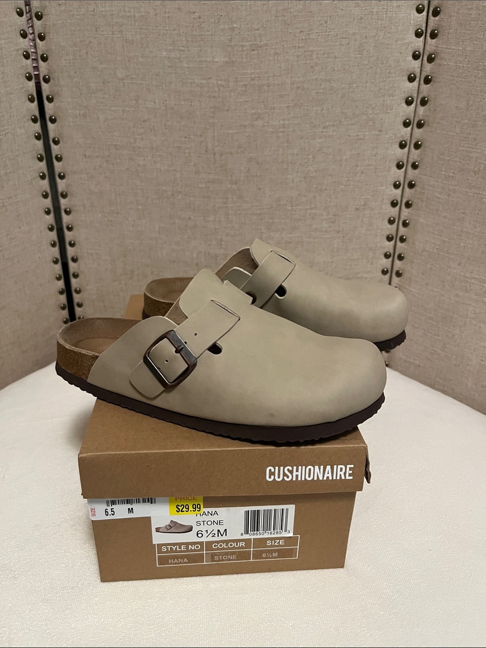 Cushionaire Hans women’s clogs size 6.5